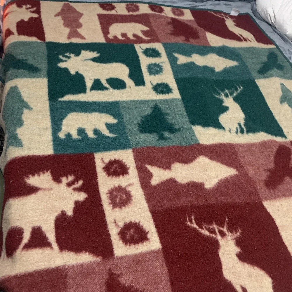 Biederlack Wildlife Lodge Cabin Throw Blanket Deer Moose Fish Woodland Wildlife